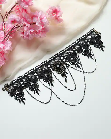 Shein Women Floral Lace & Chain Detail Choker Necklace in Black